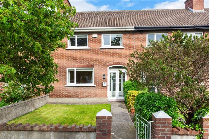 https://photos-a.propertyimages.ie/media/7/5/0/4924057/cdf76a3f-35e3-4af7-869f-3642d6e9e9bf_l.jpg