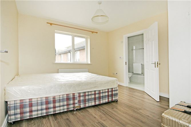 66 Cluainin, Shannon, Co. Clare