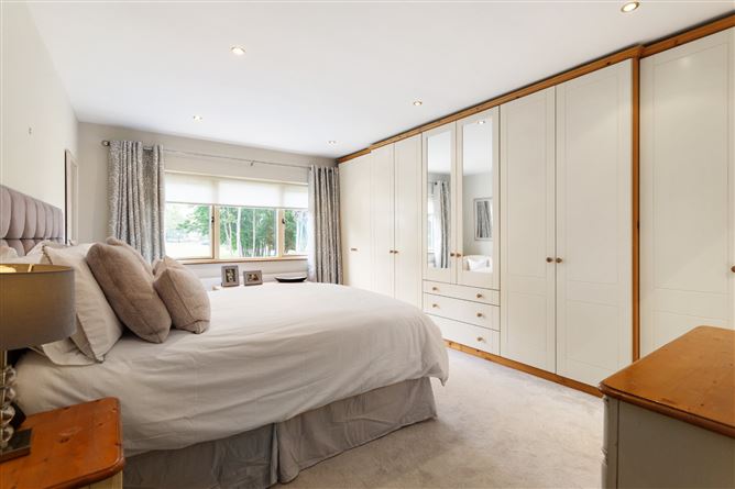 16 Castleknock Green, Castleknock, Dublin