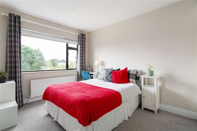 16 Castleknock Green, Castleknock, Dublin