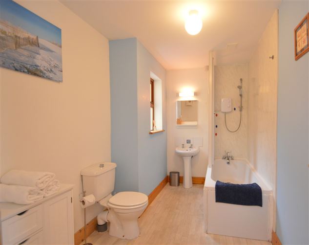 1 Taobh Na Chnoic, Barrack Hill, Ballycotton, Cork
