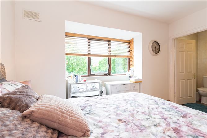 36 Glenbourne Road, Leopardstown, Dublin 18