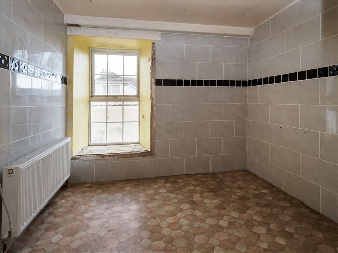 26 Mill Street,Carrick On Suir,Co. Tipperary,E32 WP57