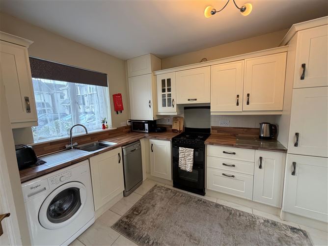 Photo 6 of 18 — 24 Willow Bank, Cluain Ard, Cobh, Co. Cork, Cobh, Cork