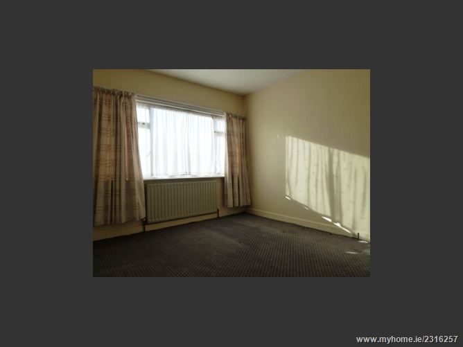 2 Lakelands Drive, Stillorgan, Co. Dublin
