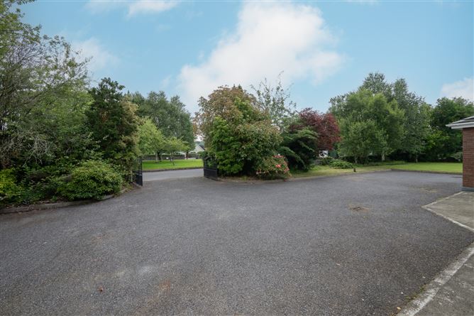 1 The Grove, Lissagroom, Crossbarry, Co. Cork