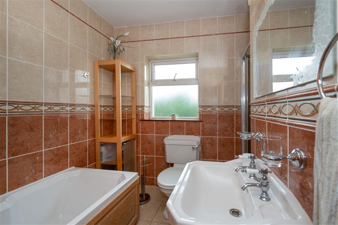1 The Grove, Lissagroom, Crossbarry, Co. Cork