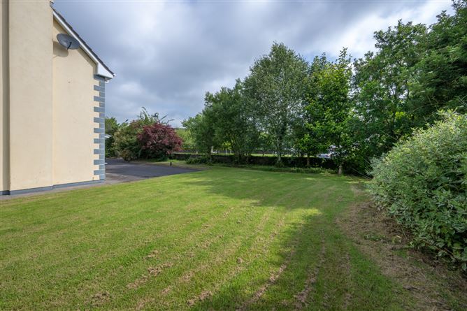 1 The Grove, Lissagroom, Crossbarry, Co. Cork