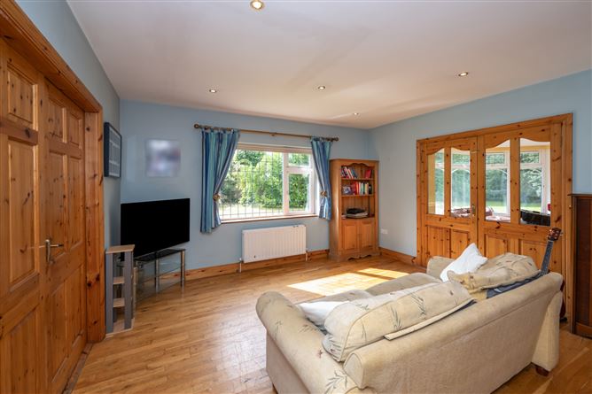 1 The Grove, Lissagroom, Crossbarry, Co. Cork