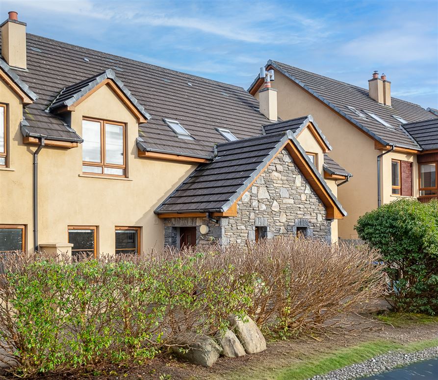 6 Heather Park, Kenmare, Co. Kerry, V93 V5WA