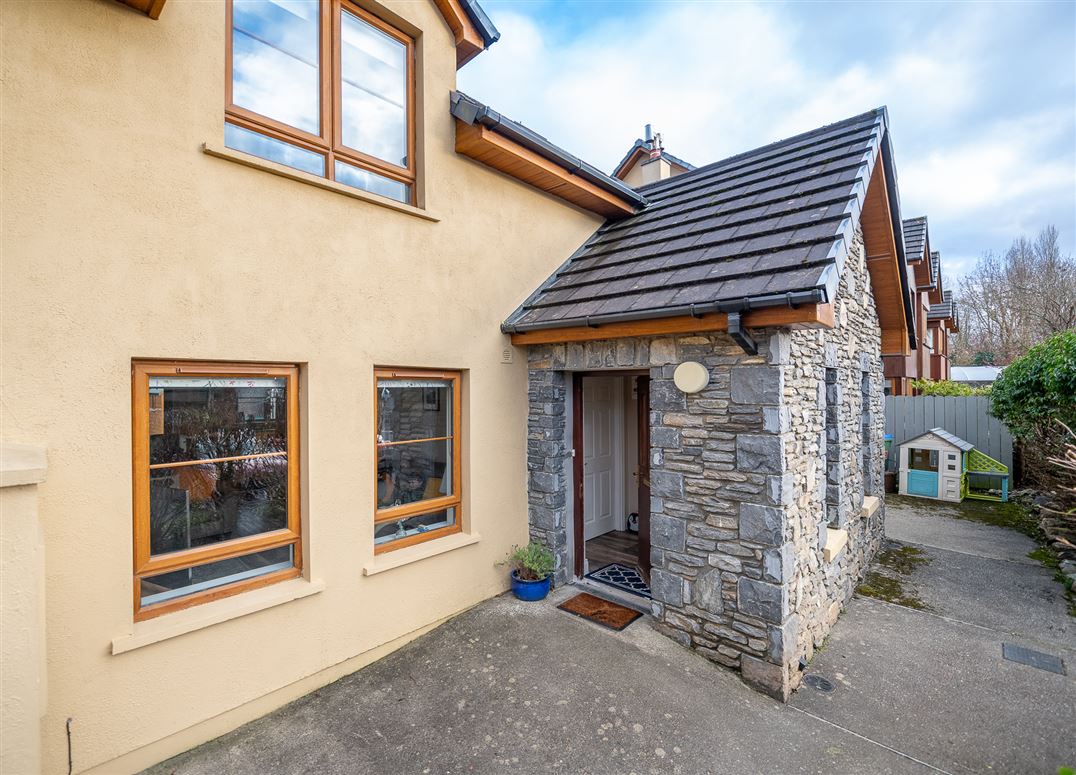 6 Heather Park, Kenmare, Co. Kerry, V93 V5WA