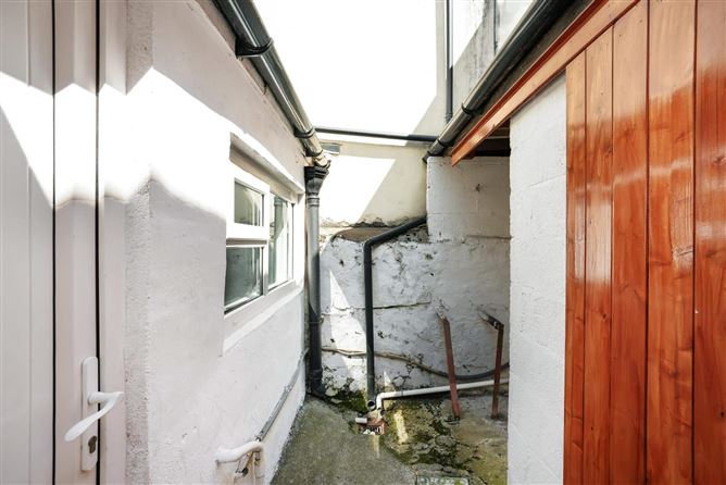 Photo 13 of 14 — 2 Garden Terrace, Clanbrassil Street Upper, Dublin 8