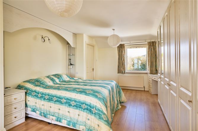 15 Strand Road, Sutton, Dublin 13