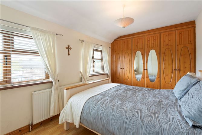 Photo 13 of 25 — 104 St Donaghs Road, Donaghmede, Dublin 13