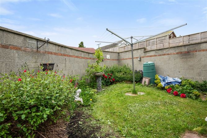 Photo 21 of 25 — 104 St Donaghs Road, Donaghmede, Dublin 13