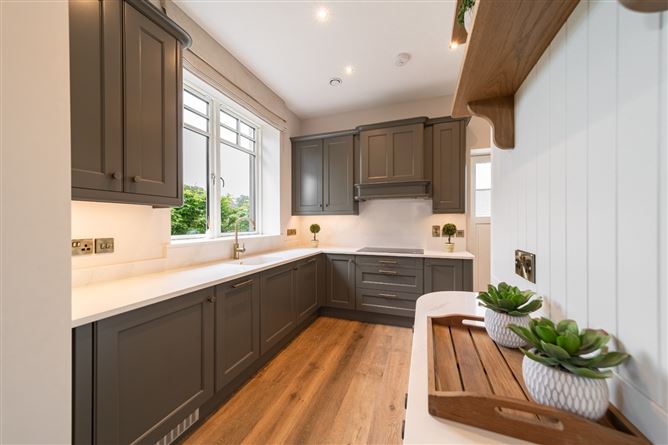 https://photos-a.propertyimages.ie/media/7/5/3/5006357/f72f706c-ed34-4270-82ff-32c5856e1213_l.jpg