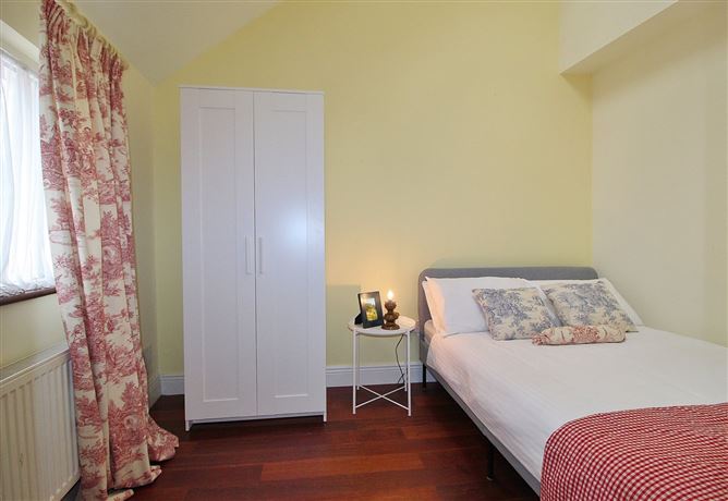 7 Crescent Place, Clontarf, Dublin 3