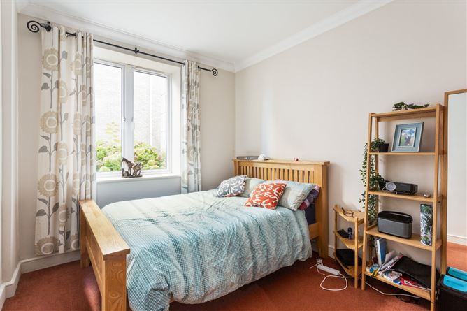 Apt 1, 11 Linden Square, Grove, Avenue, Blackrock, Co. Dublin.