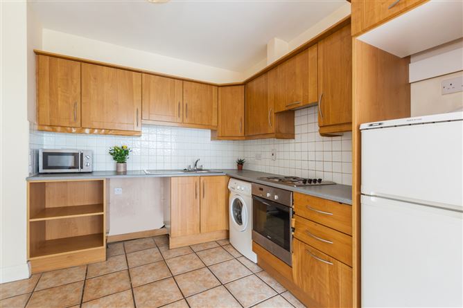 10 Hampton Square, Navan Road, Dublin 7.