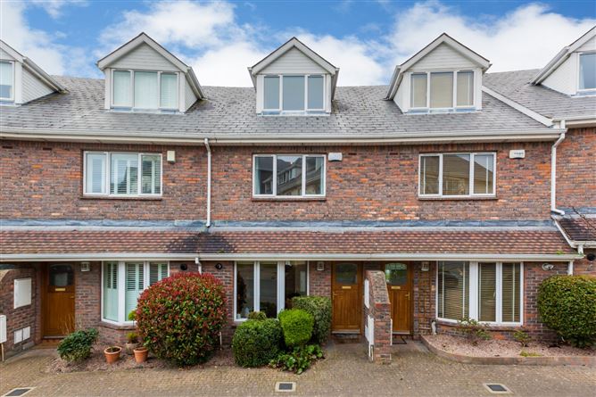 10 Hampton Square, Navan Road, Dublin 7.