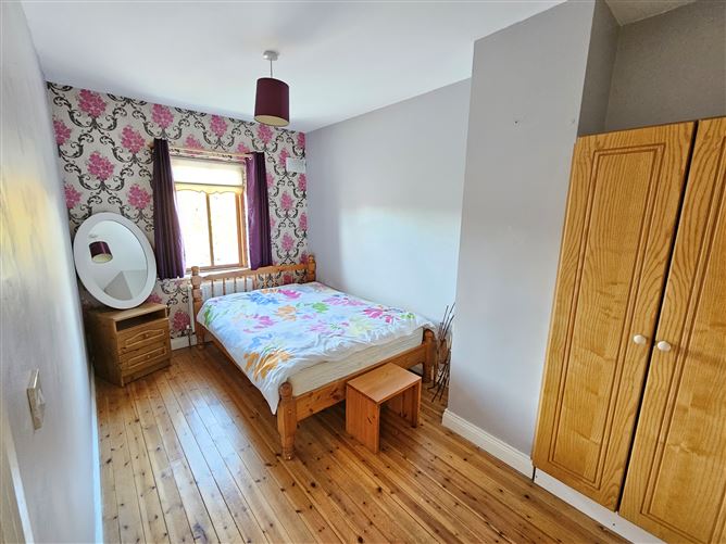 13 Castle Court , Shinrone, Offaly