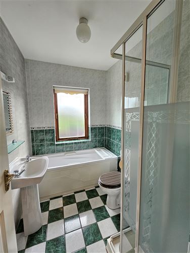 13 Castle Court , Shinrone, Offaly