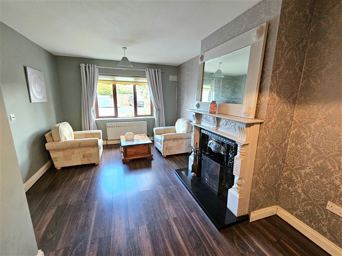 13 Castle Court , Shinrone, Offaly