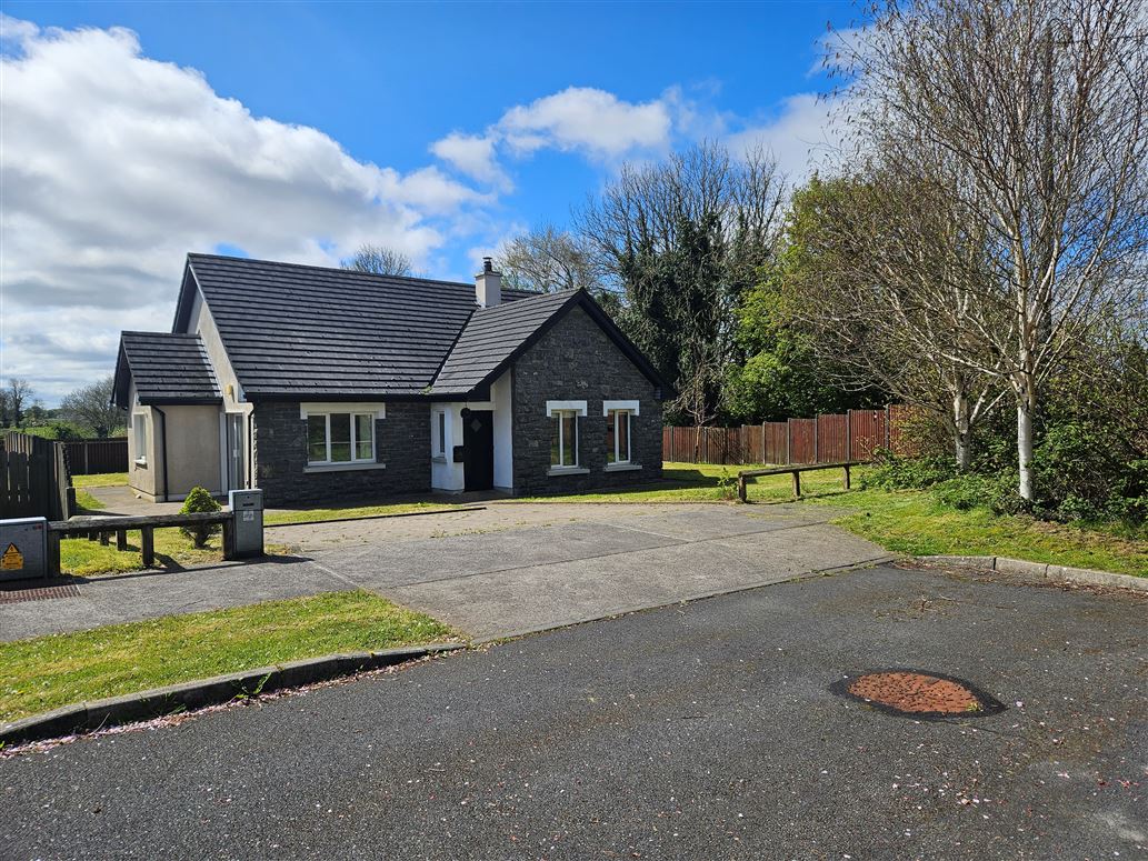 3 The Larches, Lisacul, Roscommon