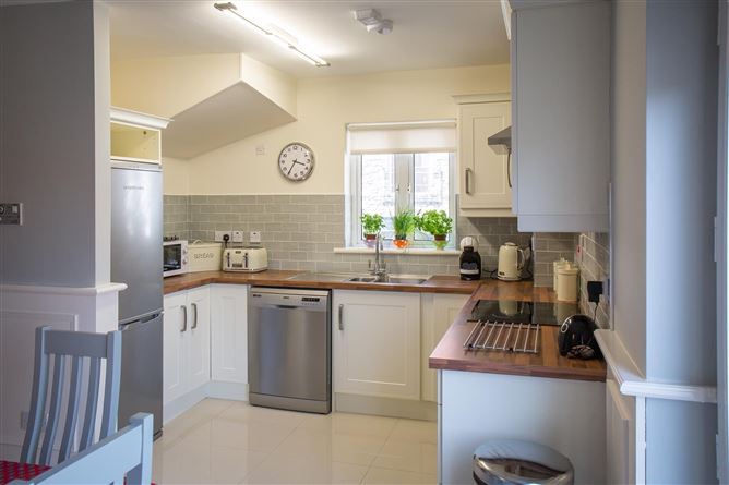 Townhouse Chic,H71FT29, Clifden, Galway
