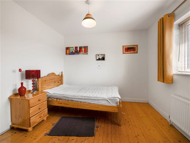 15 Brooklawn, New Ross, Wexford