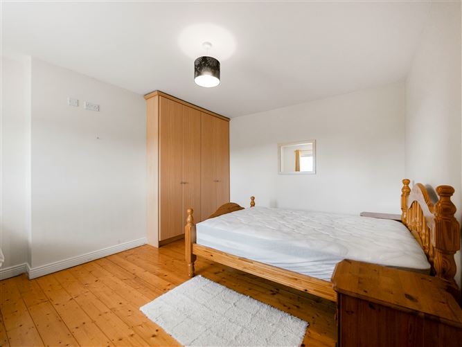 15 Brooklawn, New Ross, Wexford