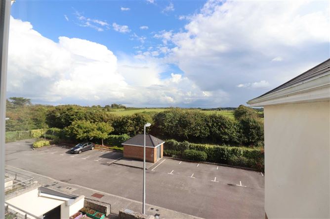 38 Oranbay, Oranhill, Oranmore, County Galway