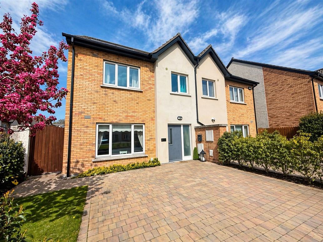 24 Dunville Green, Athlumney, Navan, Meath