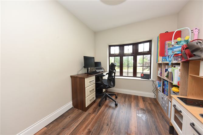 4 Owenabue Drive, Carrigaline, Cork
