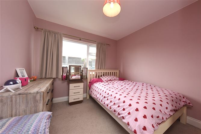 4 Owenabue Drive, Carrigaline, Cork