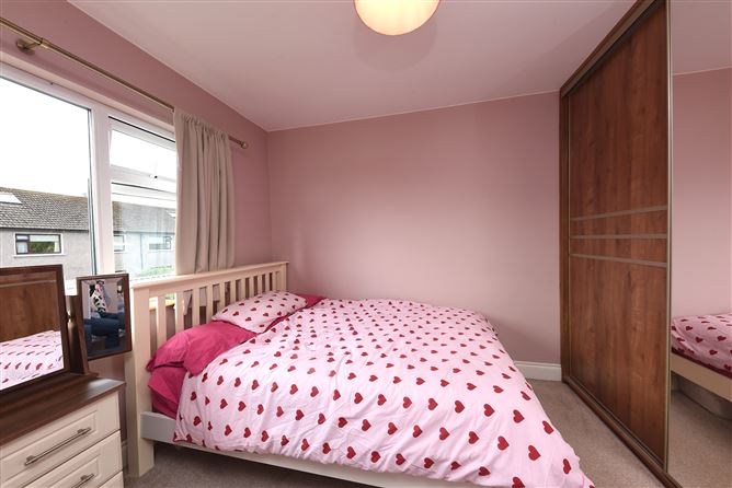 4 Owenabue Drive, Carrigaline, Cork