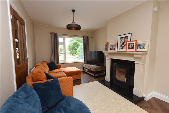 4 Owenabue Drive, Carrigaline, Cork