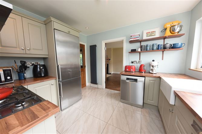 4 Owenabue Drive, Carrigaline, Cork