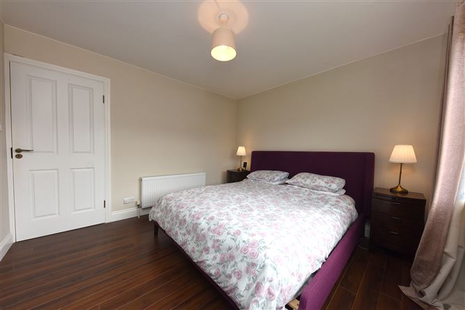 4 Owenabue Drive, Carrigaline, Cork
