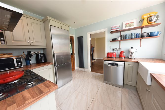 4 Owenabue Drive, Carrigaline, Cork