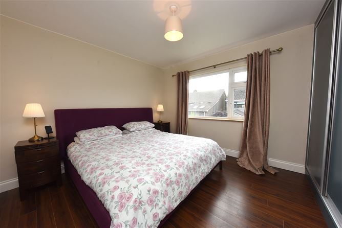 4 Owenabue Drive, Carrigaline, Cork