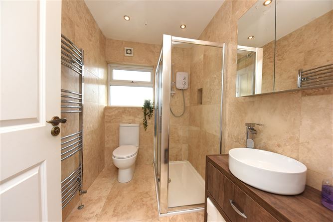 4 Owenabue Drive, Carrigaline, Cork
