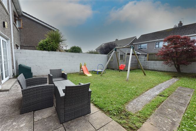 4 Owenabue Drive, Carrigaline, Cork