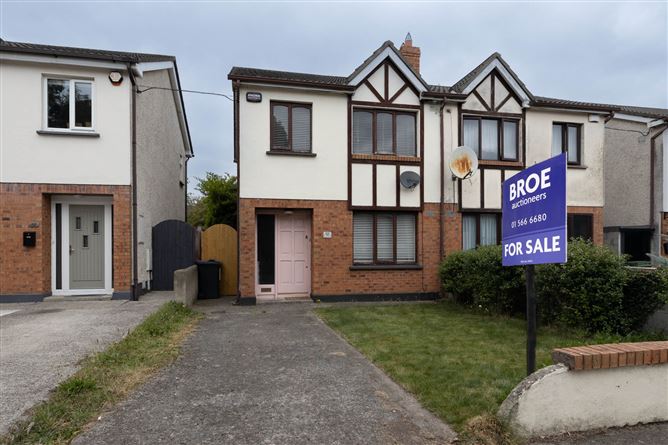 12 Woodford Parade, Clondalkin,   Dublin 22