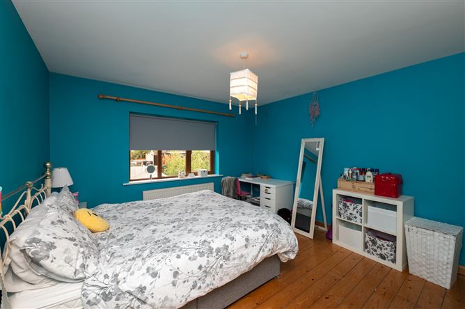 13 Robin Vale, Herons Wood, Carrigaline, Cork