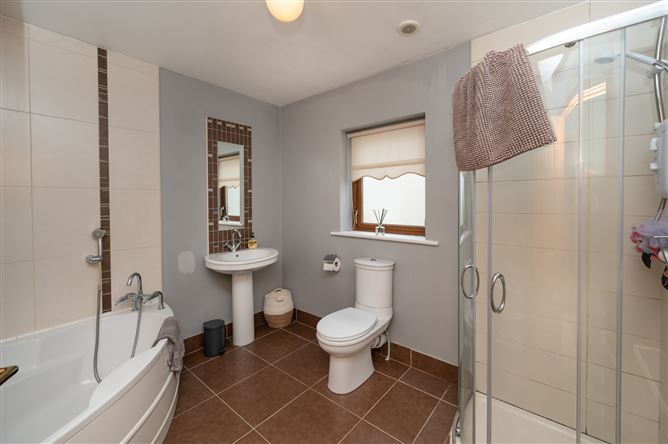 13 Robin Vale, Herons Wood, Carrigaline, Cork