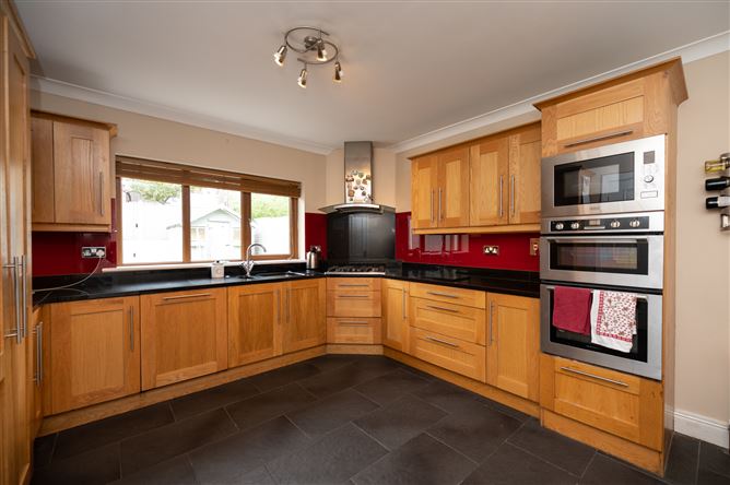 13 Robin Vale, Herons Wood, Carrigaline, Cork