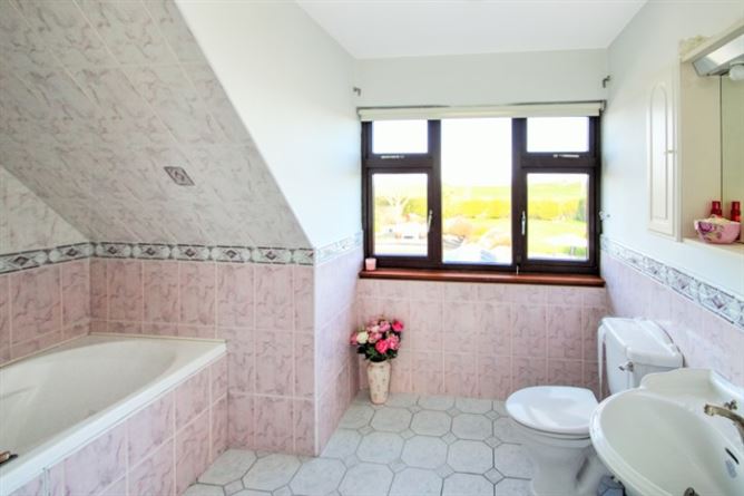 Fairways Lodge, Rinville West, Oranmore, Galway