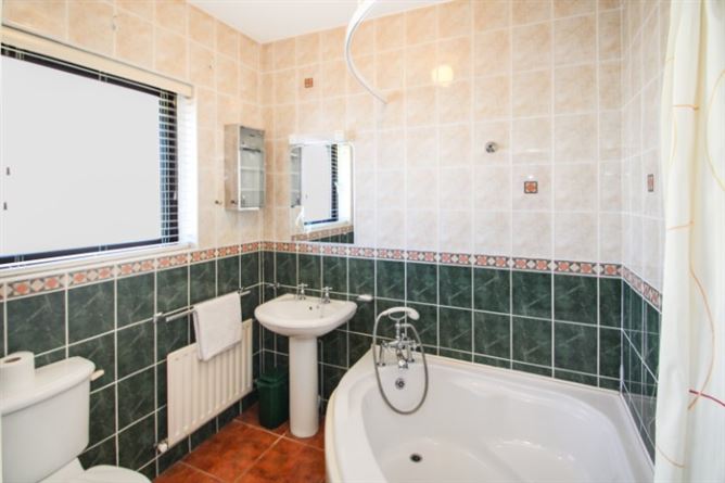 Fairways Lodge, Rinville West, Oranmore, Galway