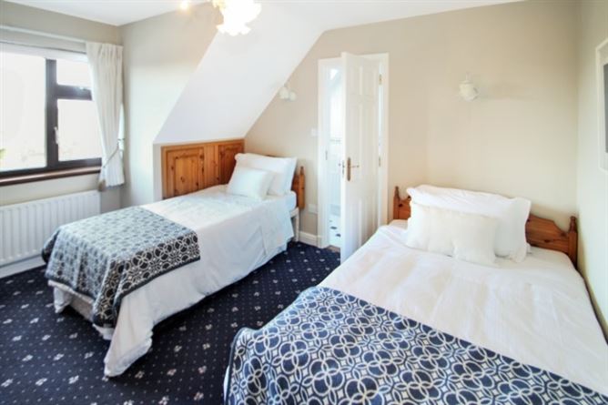 Fairways Lodge, Rinville West, Oranmore, Galway